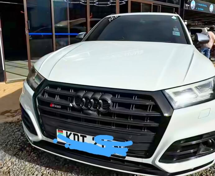 AUDI SQ5 after chrome delete blackout installation